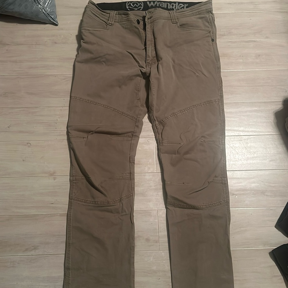 Men’s Wrangler 38x32 work pant
